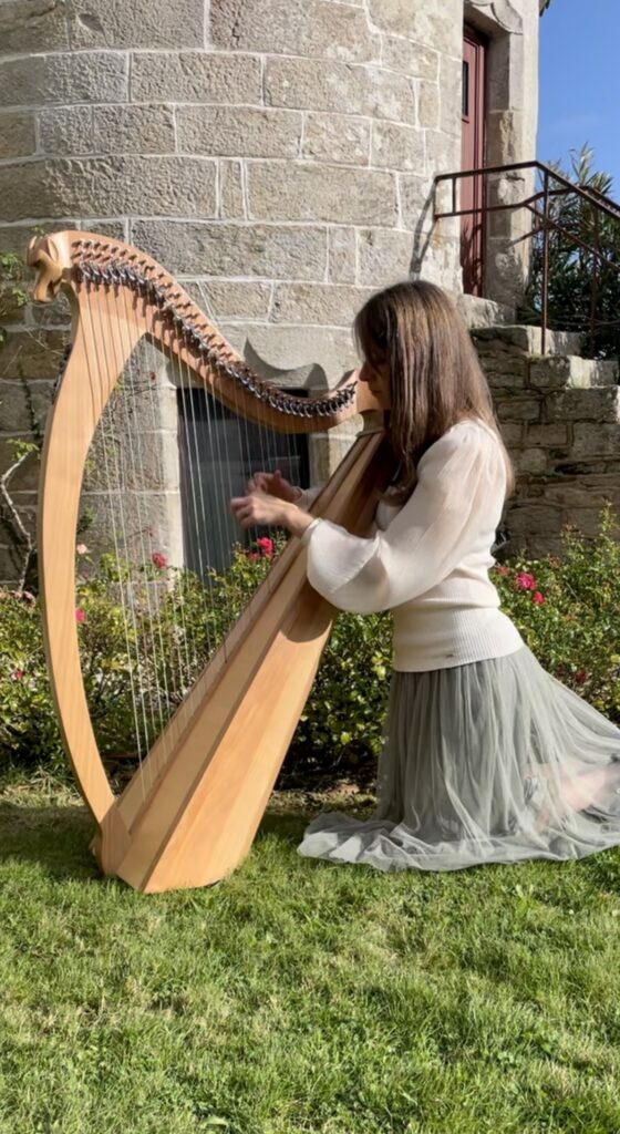 Sarah Coent, professeur de harpe celtique à l'EMPRM